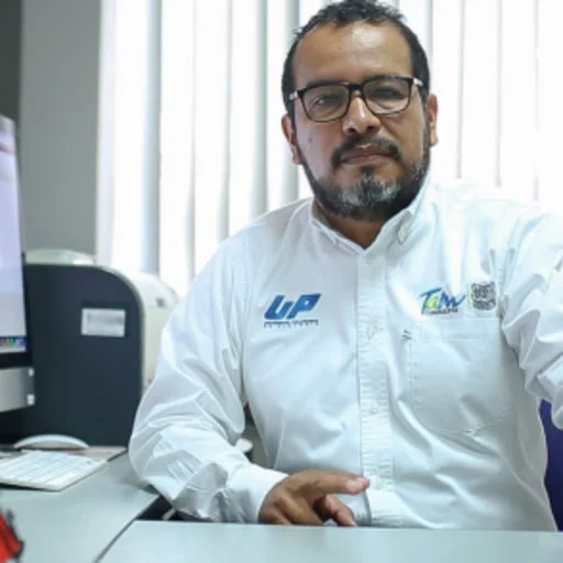 Headshot of Professor Rodolfo Echevarria Solis